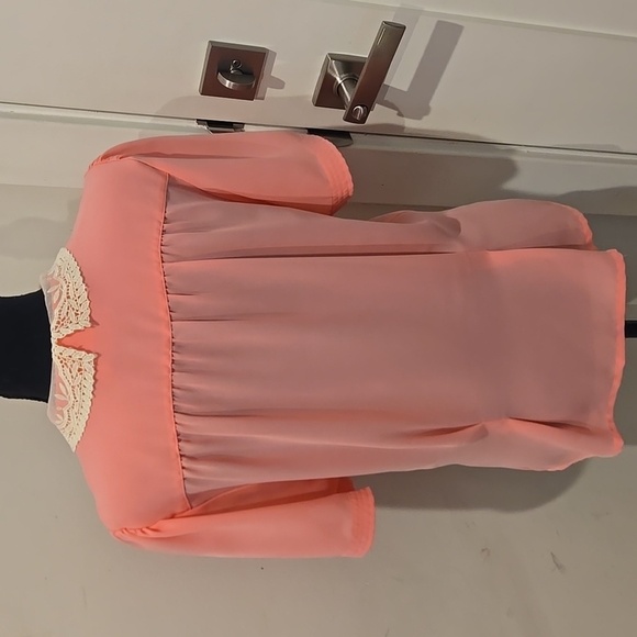 Vintage 80s Peach Blouse with Lace Collar - GrannyCore! - Picture 3 of 9
